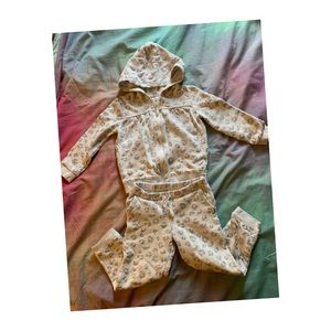 Glitter Spot Carter’s Sweatsuit 👚👖✨